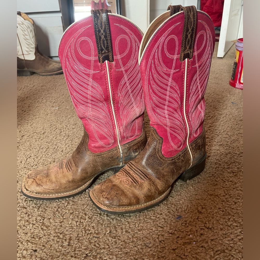 Ariat boot, pink shaft